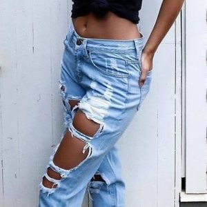 Destroyed, light wash skinny jeans